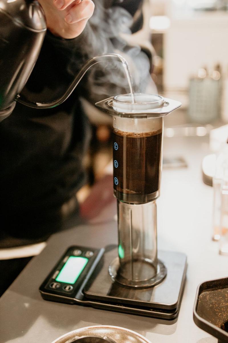 ilustrasi Aeropress (pexels.com/Marta Dzedyshko)