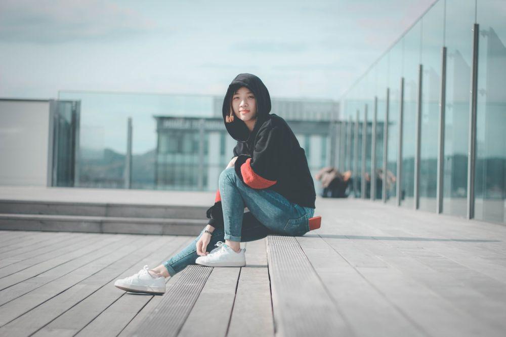 7 Alasan Perempuan Suka ke Mana-mana Sendirian