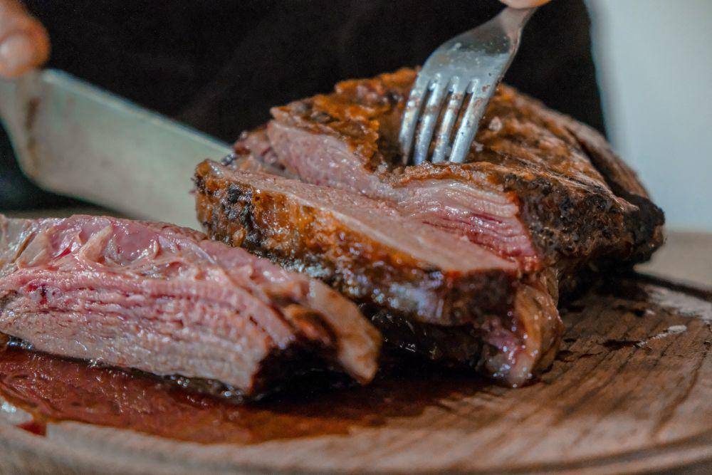 ilustrasi daging panggang (unsplash.com/@joseignaciopompe)