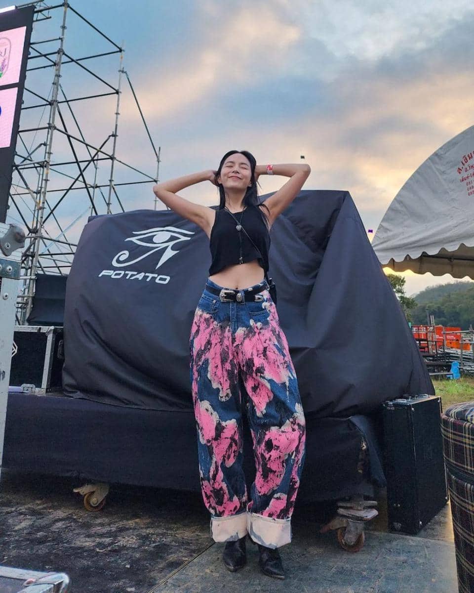 refrensi outfit ala Baitoei Zuvapit (instagram.com/iiitoei)