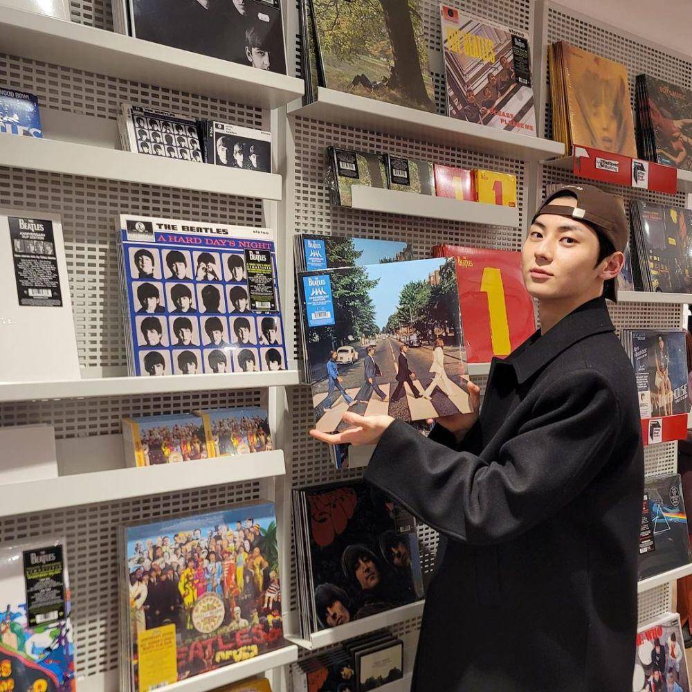 Potret liburan Hwang Min Hyun di Inggris (instagram.com/optimushwang)