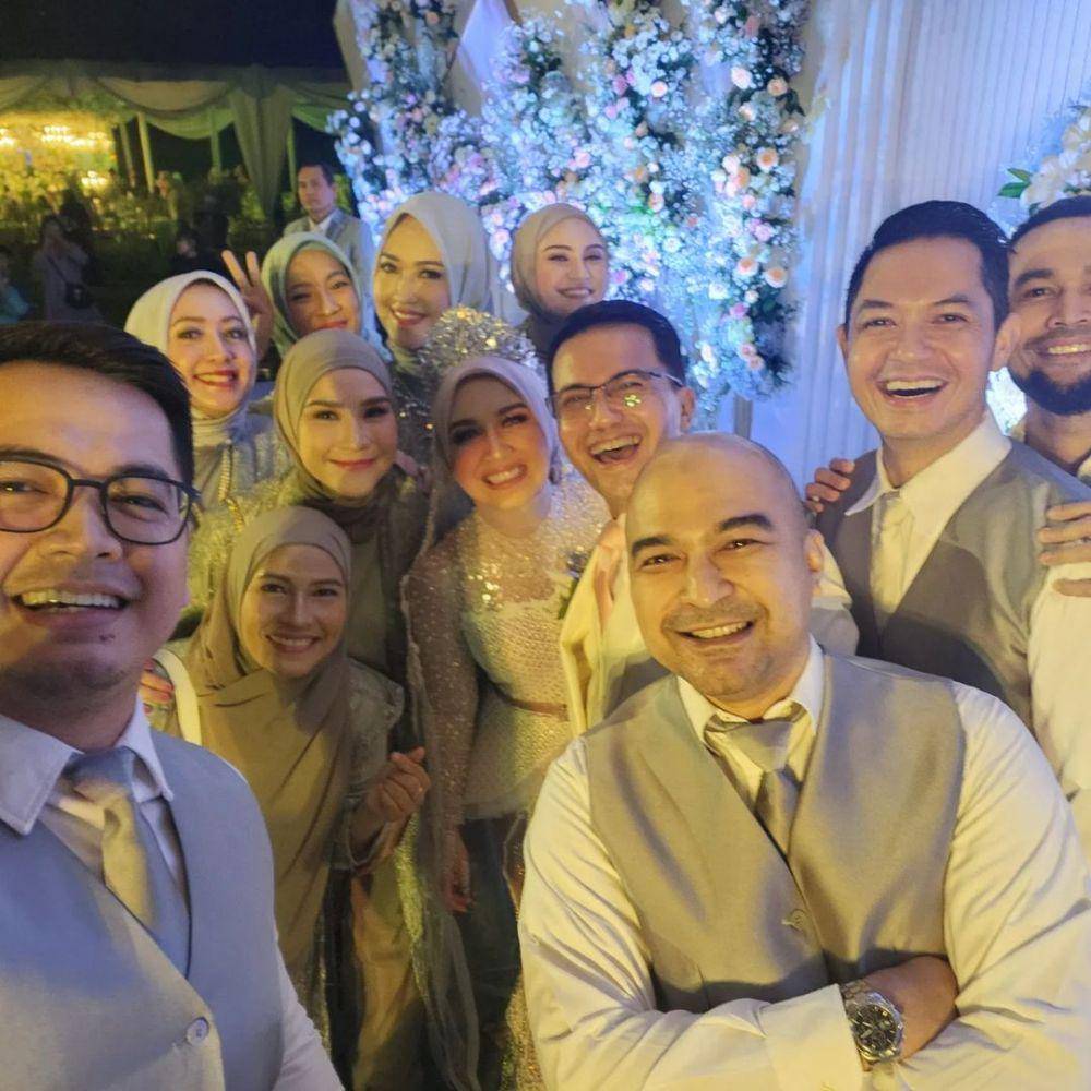 potret groomsmen dan bridesmaid di pernikahan Sahrul Gunawan (instagram.com/dude2harlino)