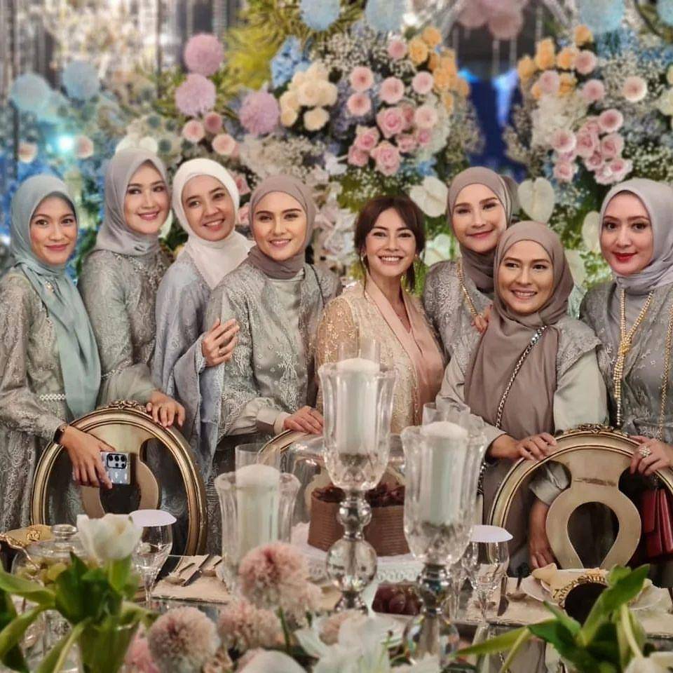 potret groomsmen dan bridesmaid di pernikahan Sahrul Gunawan (instagram.com/dude2harlino)