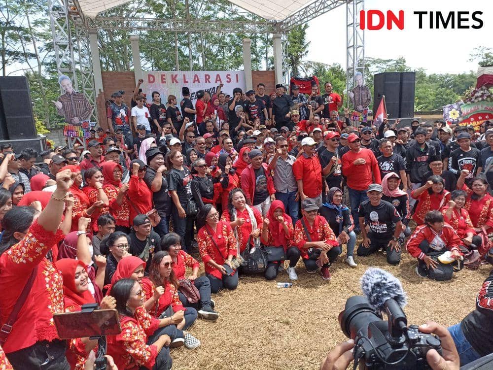 Deklarasi Relawan MEGA (Menangkan Ganjar) di Sidoagung, Godean, Sleman, Minggu (7/5/2023). (IDN Times/Herlambang Jati Kusumo)