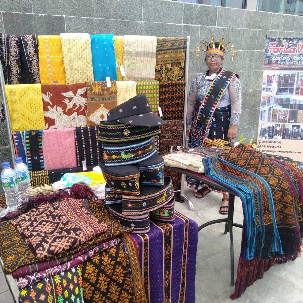 Folavivian Centra Tenun Ikat (instagram.com/forlavivianartshop)