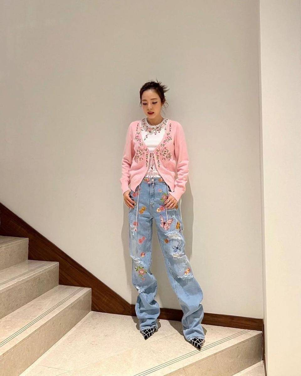 OOTD cewek kue ala Sandara Park 2NE1 (instagram.com/@daraxxi)