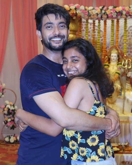 Potret Fahmaan Khan dan Sumbul Touqeer (instagram.com/sumbul_touqeer)