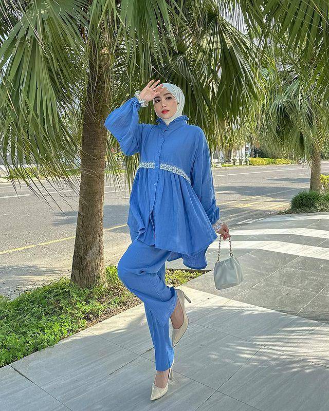 Yolla Anggita dan padu padan tuniknya (instagram.com/yollaanggitaaa)