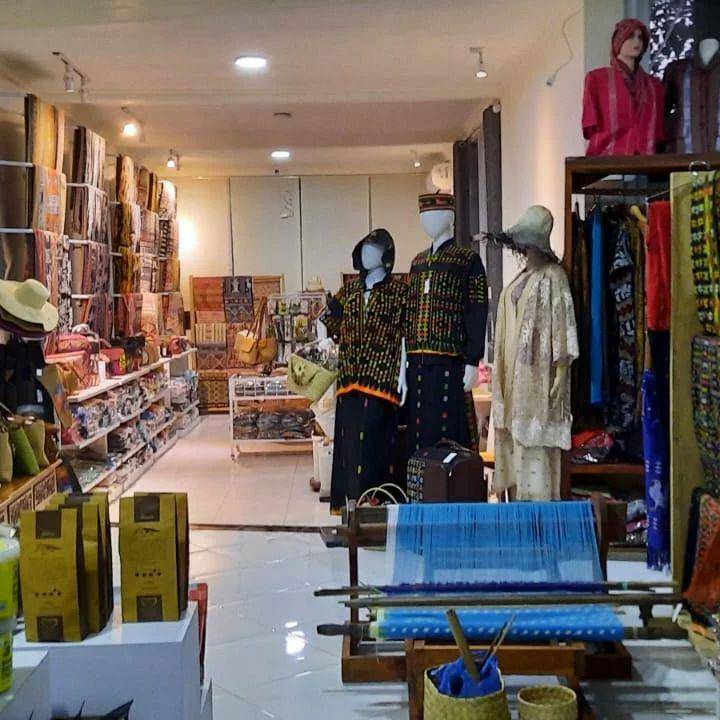 Galery Komodo Gift Shop (instagram.com/komodo_giftshop)
