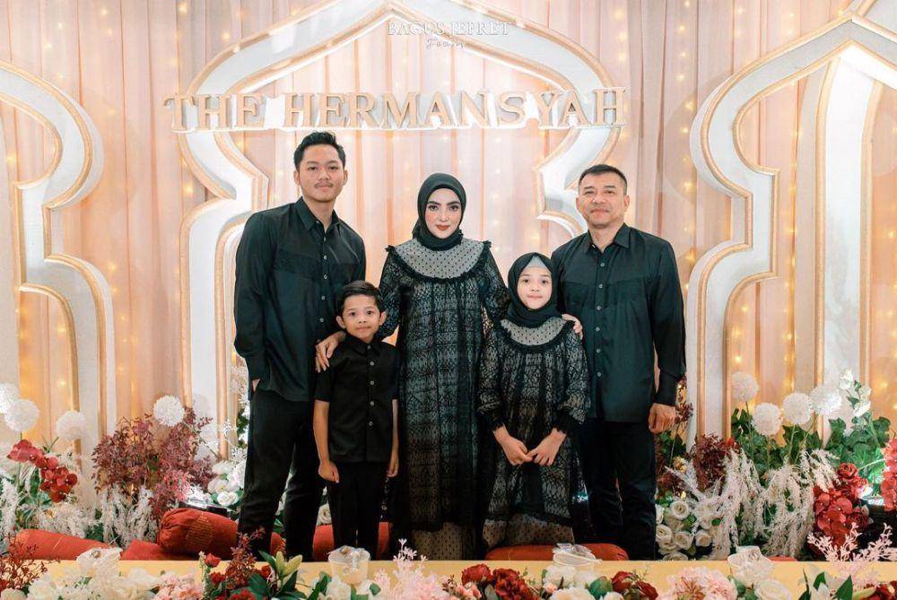 Dress brokat Ashanty. (instagram.com/ashanty_ash)