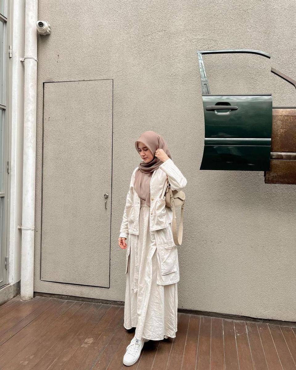 Ira Ary Monica (instagram.com/iraary)