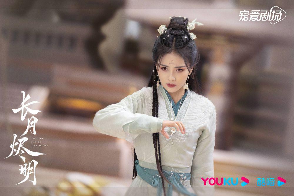 Sang Jiu membalaskan dendam pembantaian Suku Kerang di Cdrama Till The End of The Moon (dok. Youku/Till The End of The Moon)