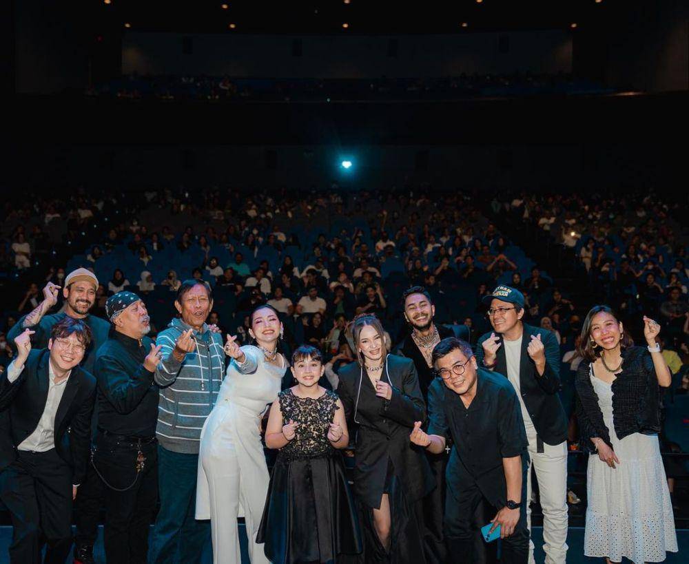 pesona Hesti Purwadinata di gala premiere Hello Ghost (instagram.com/hestipurwadinata)
