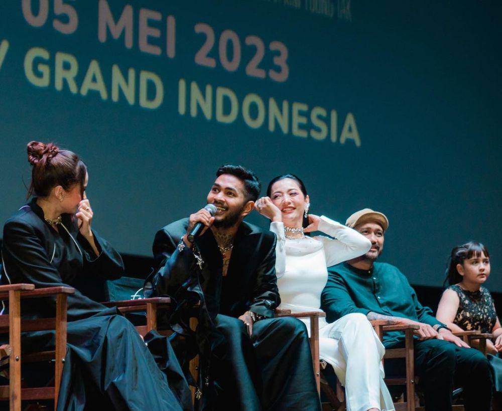 pesona Hesti Purwadinata di gala premiere Hello Ghost (instagram.com/hestipurwadinata)