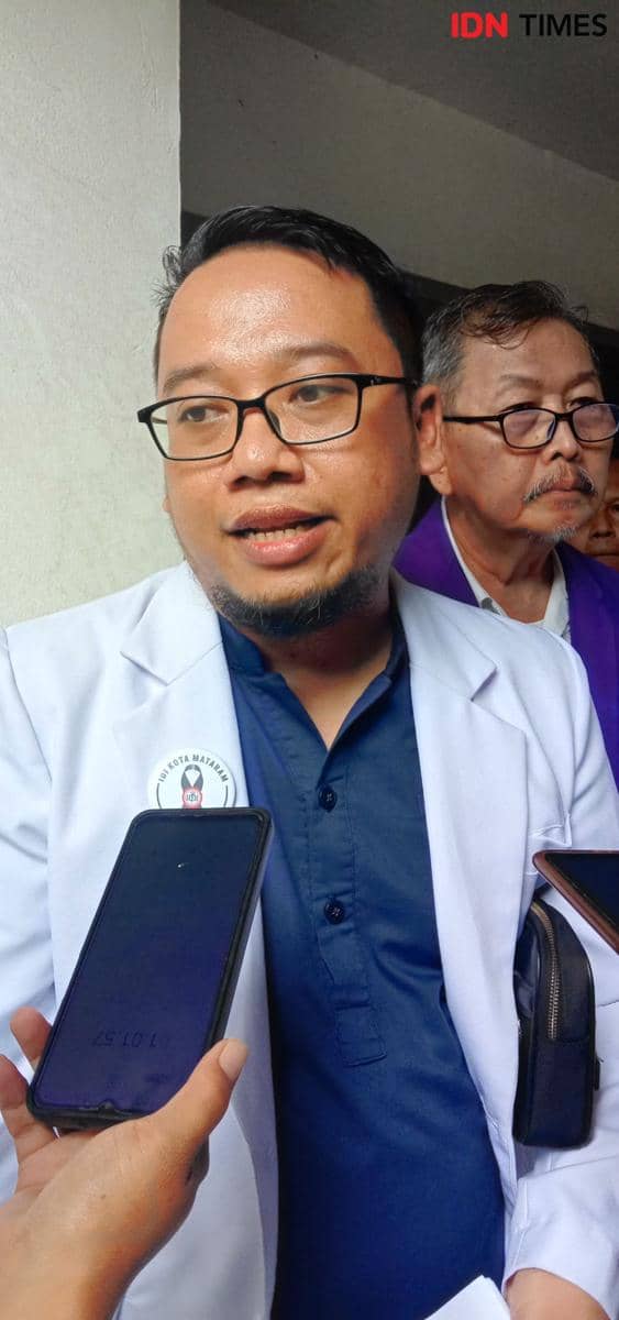 Sekretaris IDI NTB dr. I Putu Diatmika, M. Biomed, Sp.KJ. (IDN Times/Muhammad Nasir)