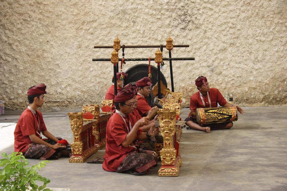 ilustrasi pemain gamelan bali (pixabay.com/tivistar)