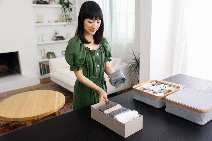 Trik Cerdas Menata Pakaian dan Aksesori (instagram.com/mariekondo)
