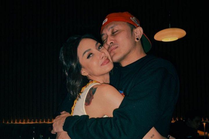 10 Potret Perayaan Ulang Tahun ke-44 Sara Wijayanto, Kuenya Unik!