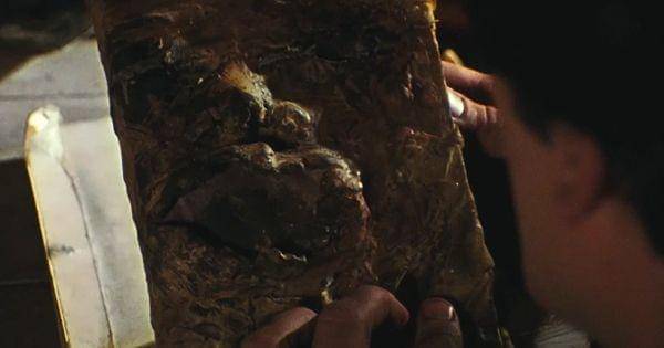 Buku Necronomicon versi sekuel pertama ( Dok. New Line Cinema / Evil Dead )