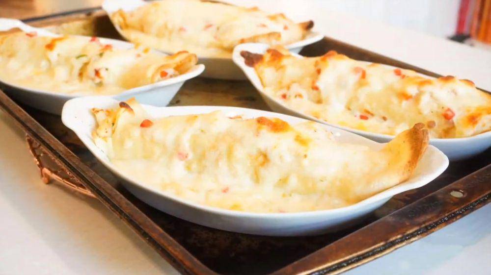Crab and lobster crepes (YouTube.com/Sabri's Pantry)