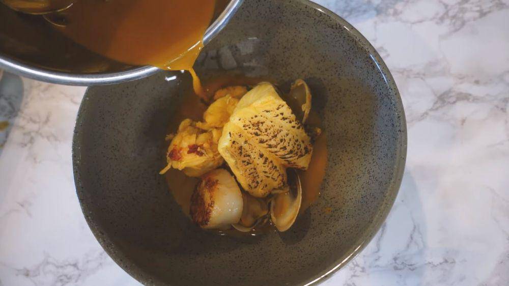 Bouillabaisse (YouTube.com/Daniel's GongBang)