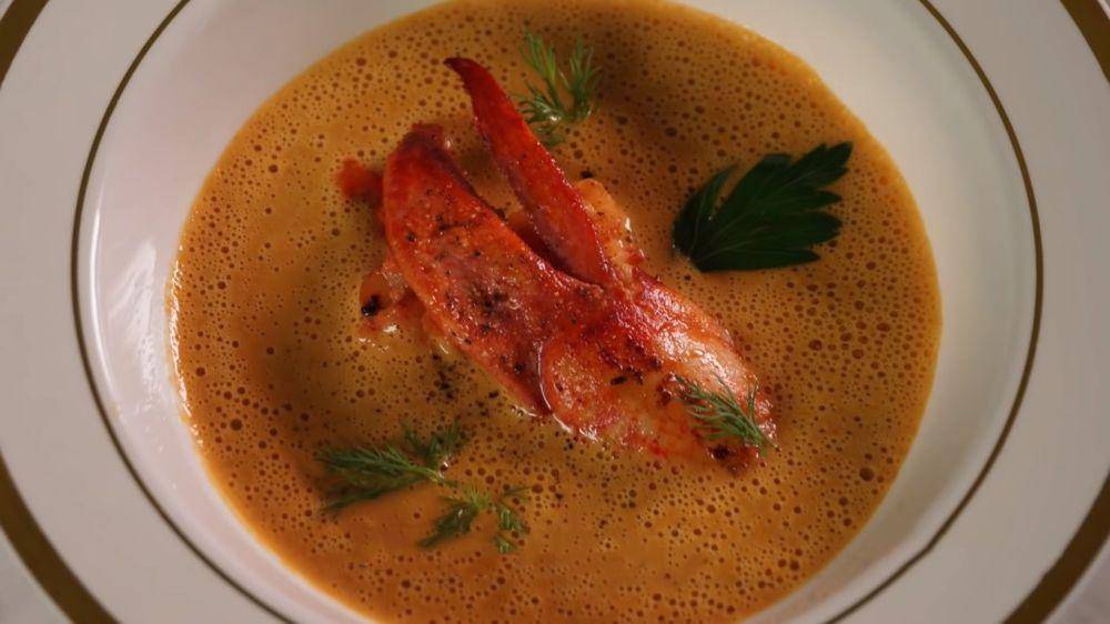 Lobster bisque (YouTube.com/Bruno Albouze)