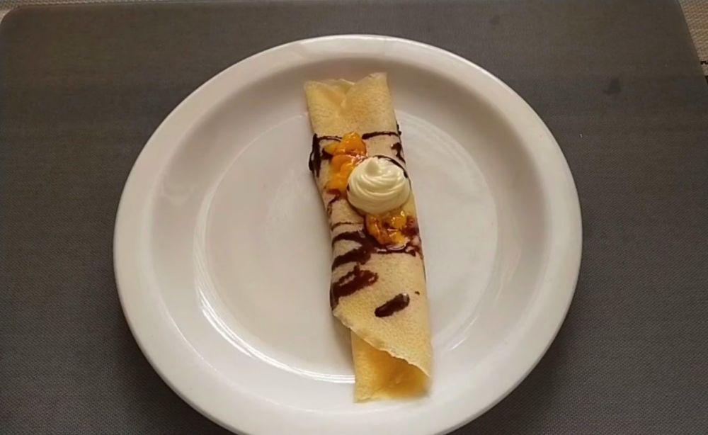 Mango crepe. (YouTube.com/A Tasty Wish)