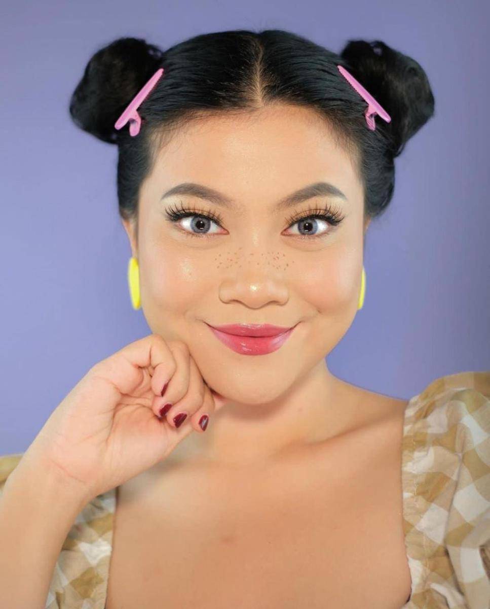 Potret dewy make up ala Hanum Mega (instagram.com/real.hanummegaa)