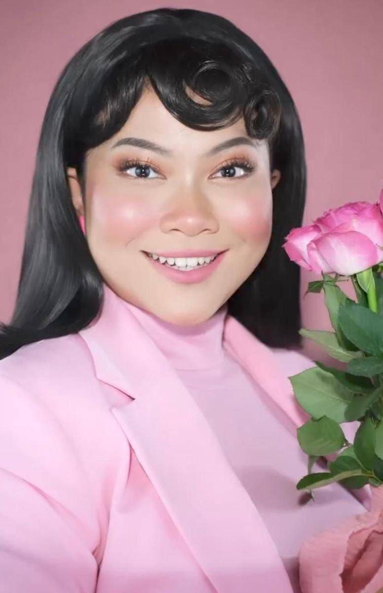 Potret dewy make up ala Hanum Mega (instagram.com/real.hanummegaa)