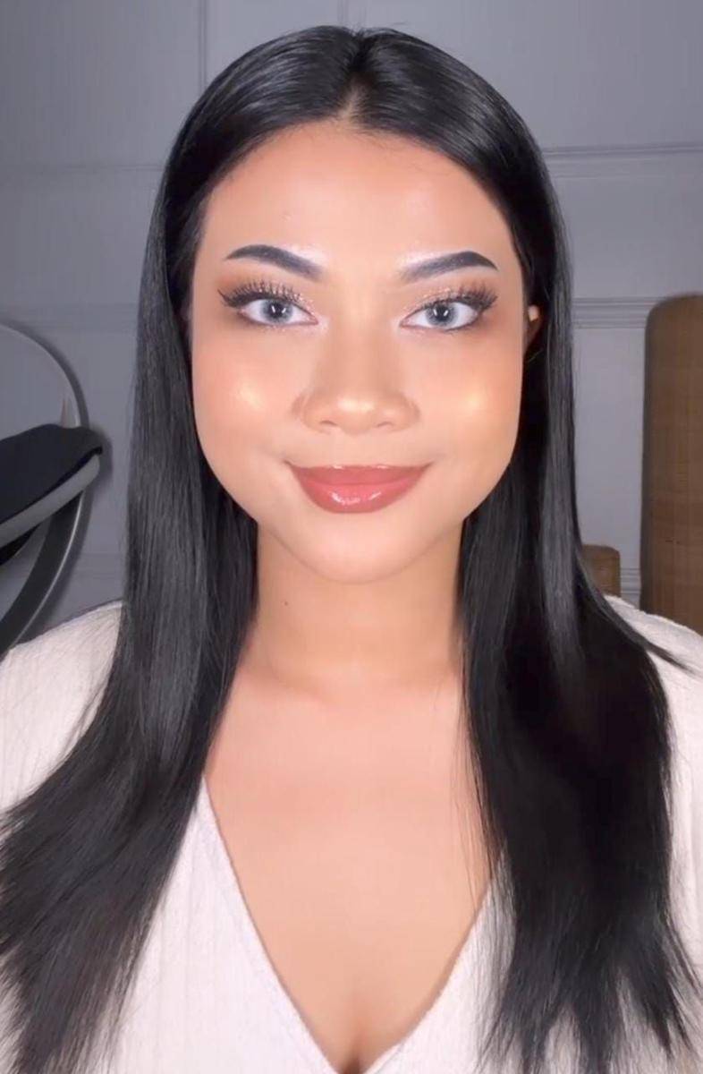 Potret dewy make up ala Hanum Mega (instagram.com/real.hanummegaa)