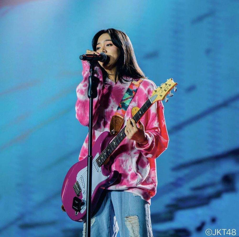 Zee JKT48 (instagram.com/jkt48.zee)