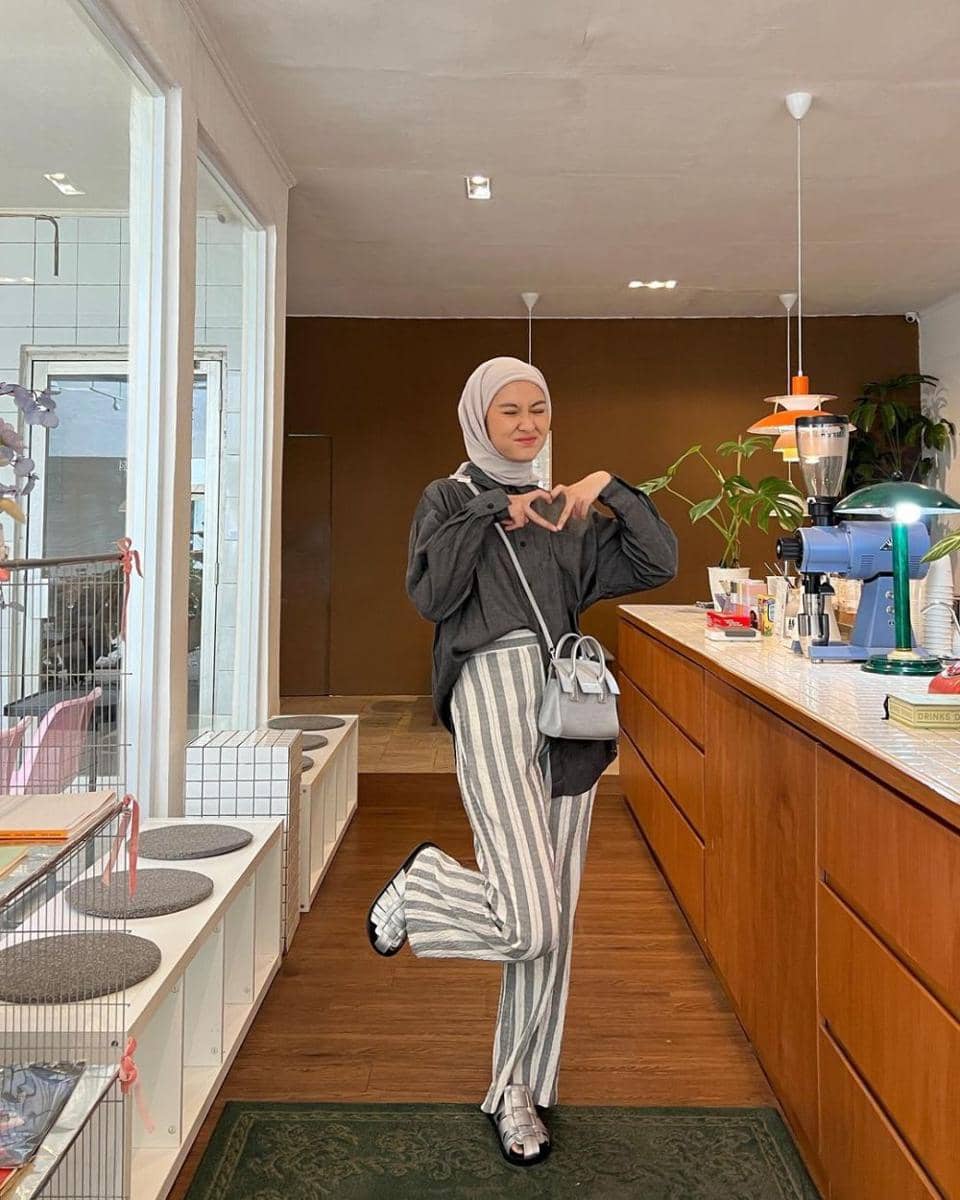 ide mix and match celana ala Inas Rana (instagram.com/inasrana)