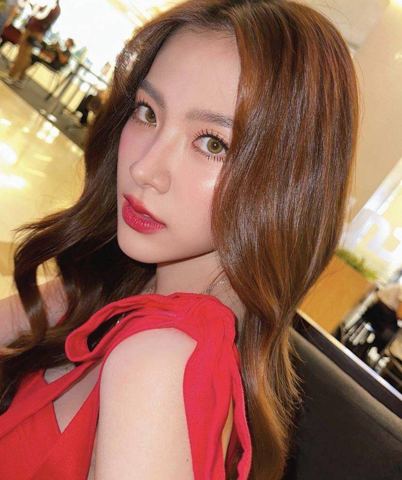 Baifern Pimchanok (instagram.com/baifernbah)