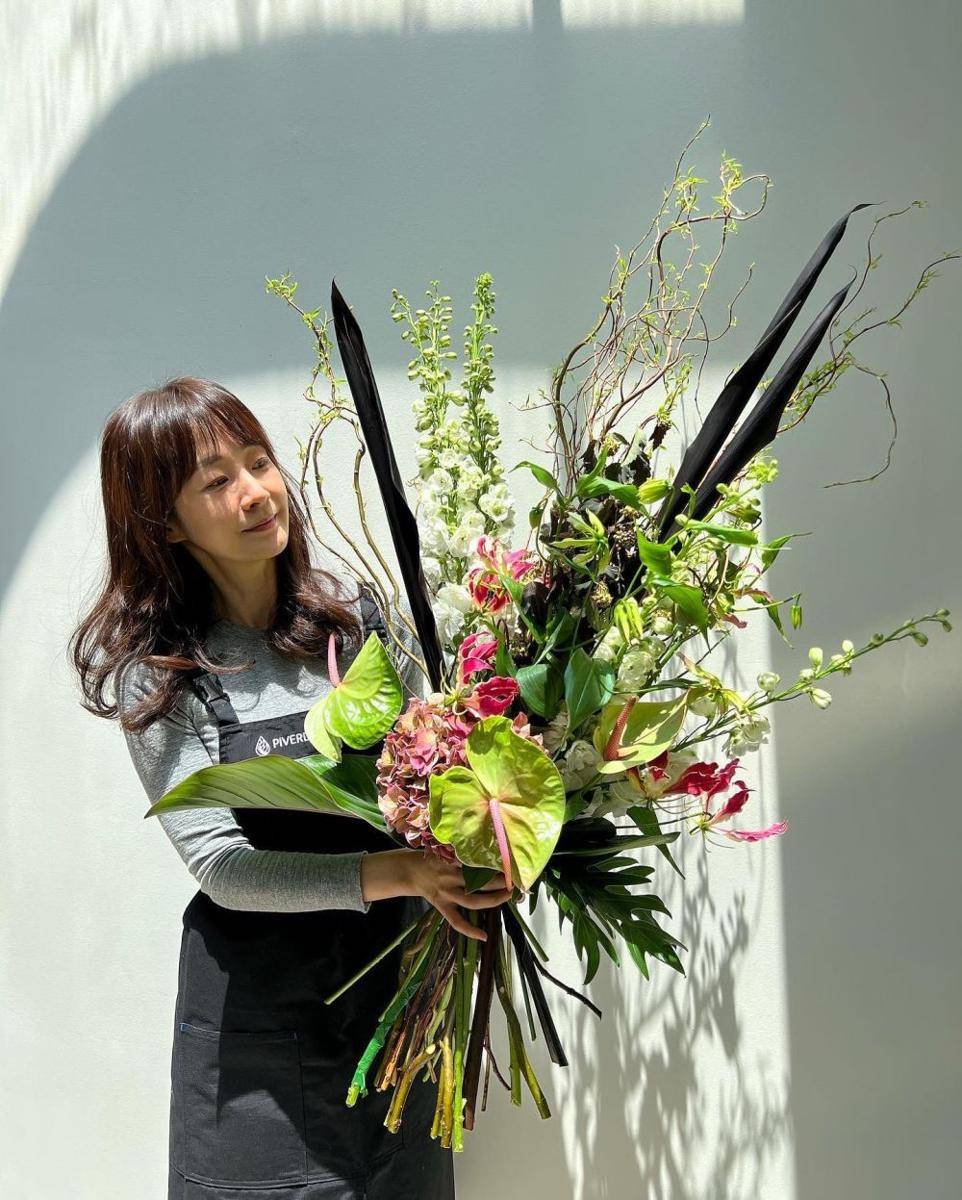 Myung Se Bin (Instagram.com/sebin_flower)