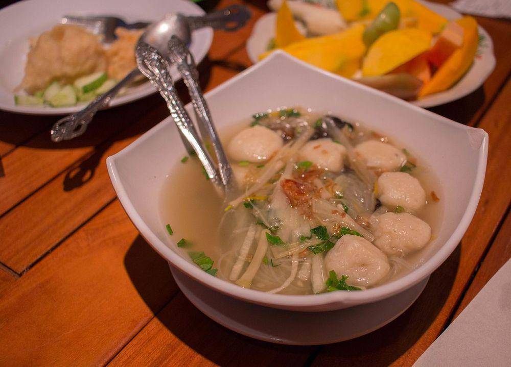 bakso di dalam mangkok (commons.wikimedia.org/LWYang)
