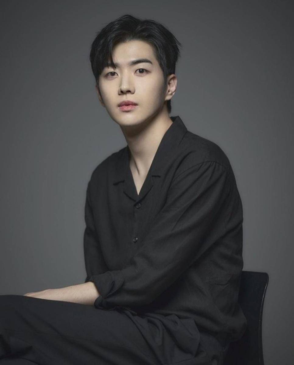 Kang Hoon (instagram.com/khoonyy)