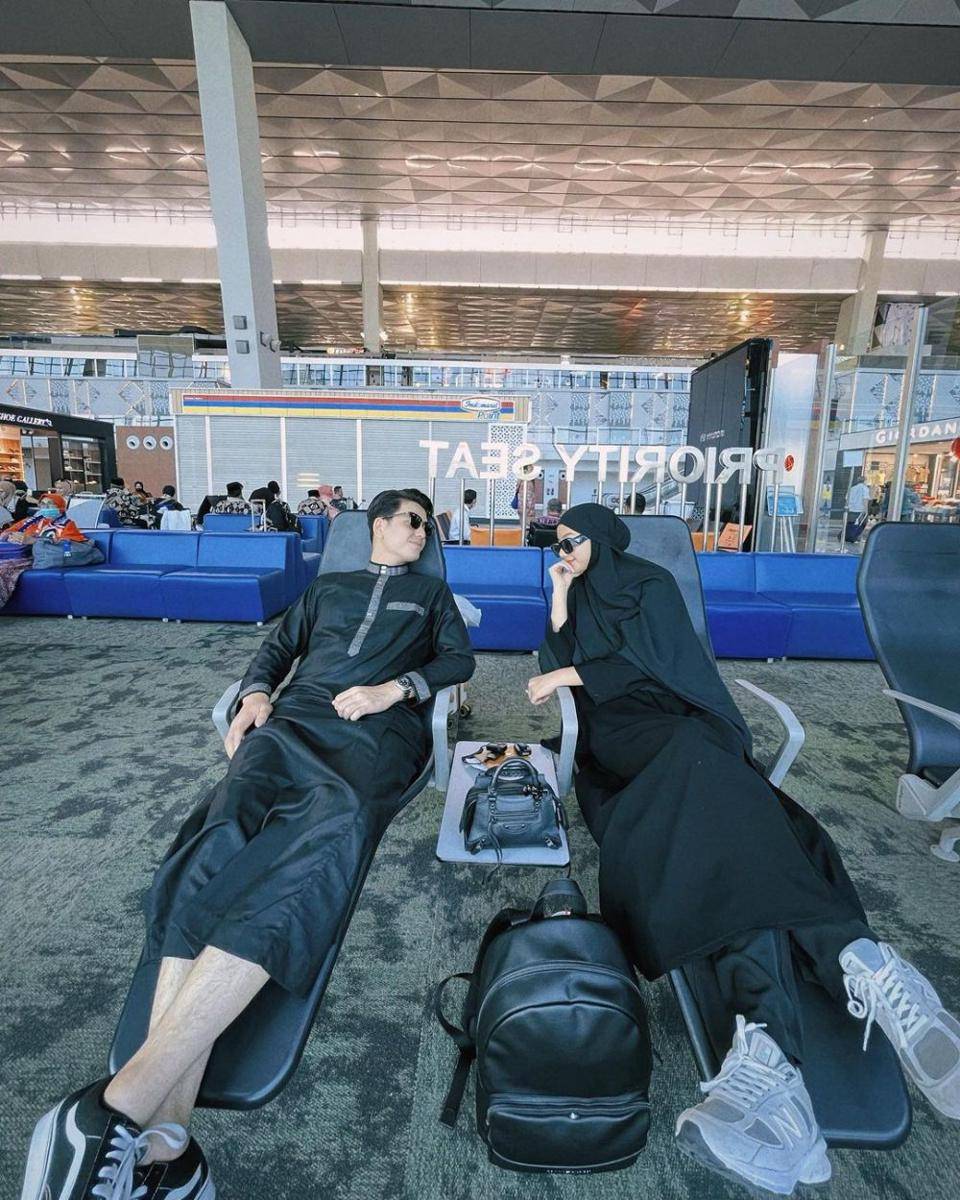 potret Glenca Chysara dan Rendi Jhon berangkat umrah (instagram.com/glencachysaraofficial)