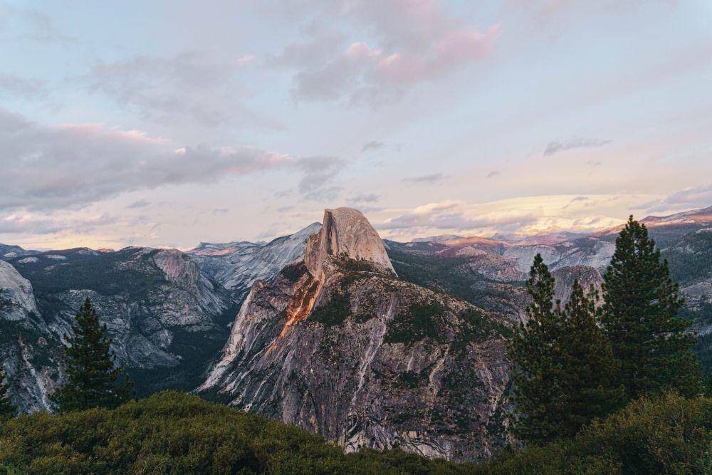Half Dome (unsplash.com/Freddy Kearney)
