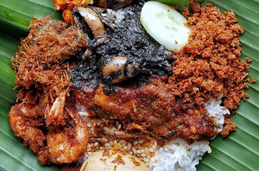 Nasi Madura Bu Hamina (instagram.com/makanbiarsenang)