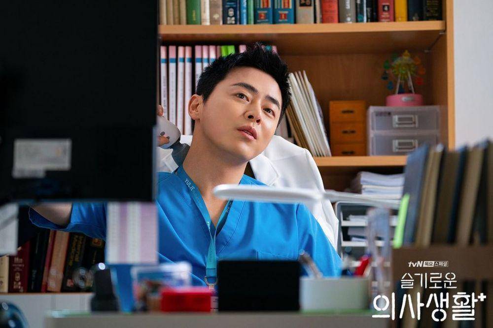 Jo Jung Suk di Hospital Playlist 1 (instagram.com/tvn_drama)