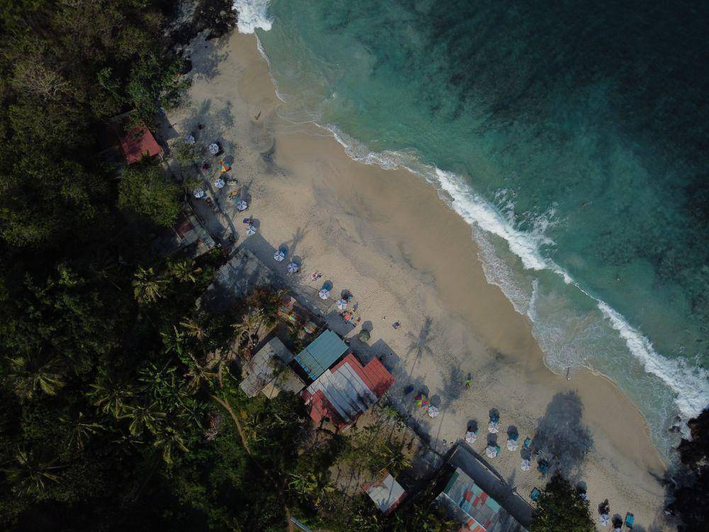 Pantai Bias Tugel, Karangasem (unsplash.com/tomsnauticalmiles)
