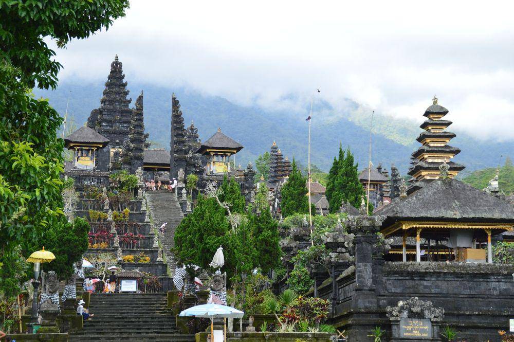 Pura Besakih, Karangasem (pixabay.com/mariahz)