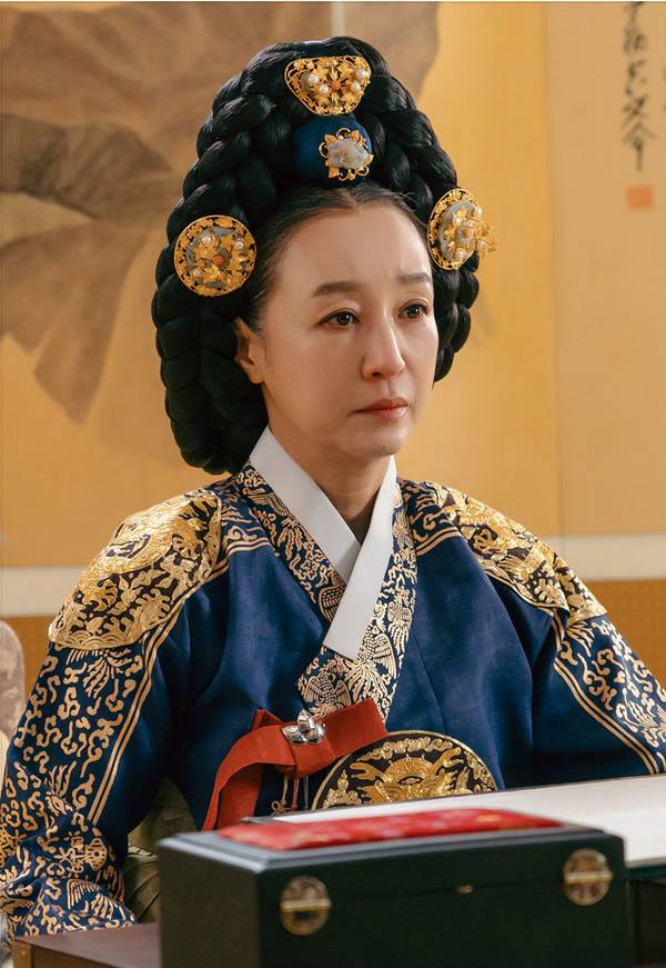 Nam Gi Ae di drakor The Secret Romantic Guesthouse (dok. SBS/The Secret Romantic Guesthouse)