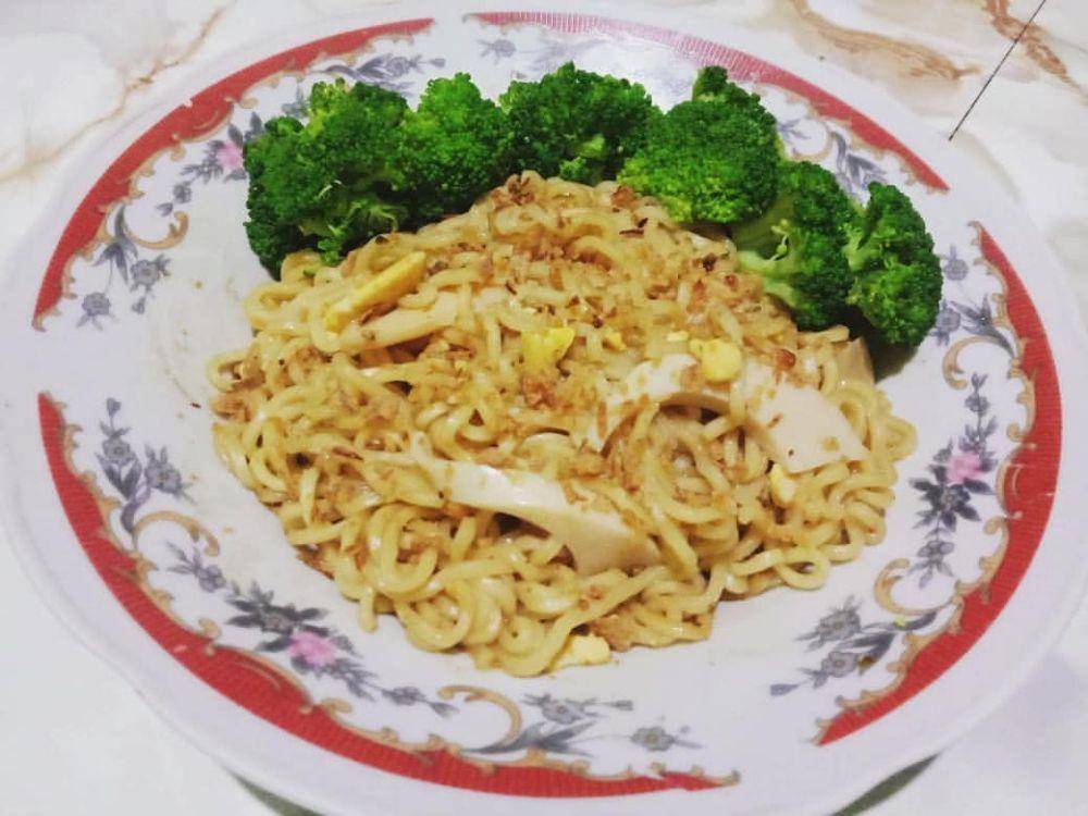 mi goreng brokoli (instagram.com/nina0_904)