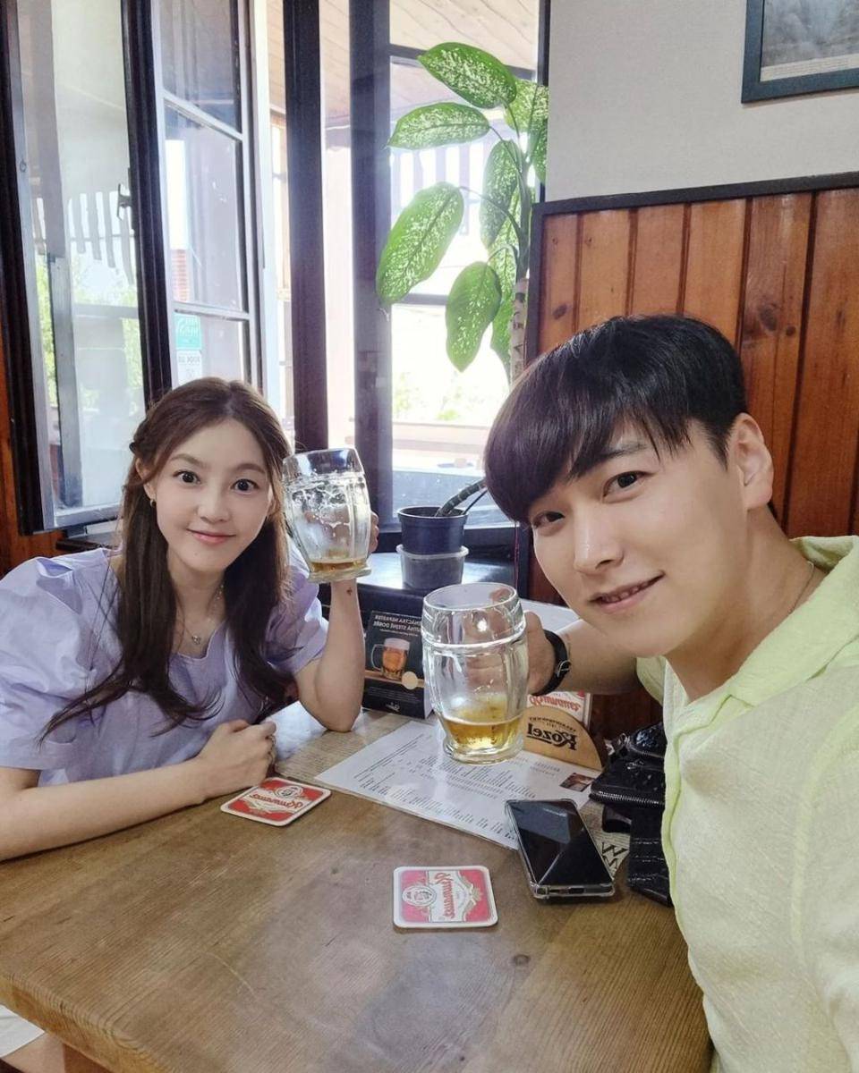 potret Lee Sungmin dan Kim Sa Eun (instagram.com/_liustudio_)