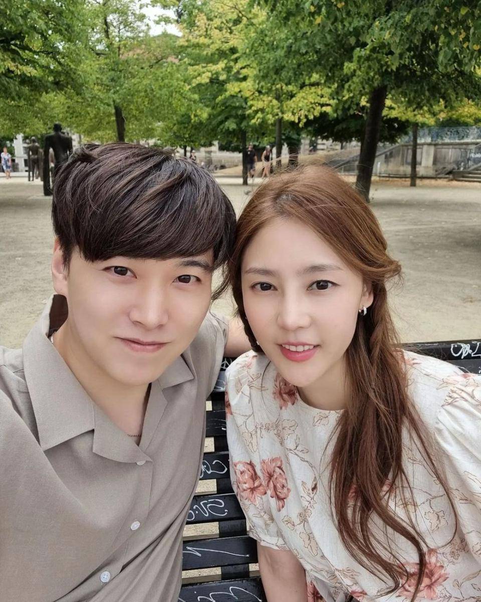 potret Lee Sungmin dan Kim Sa Eun (instagram.com/_liustudio_)
