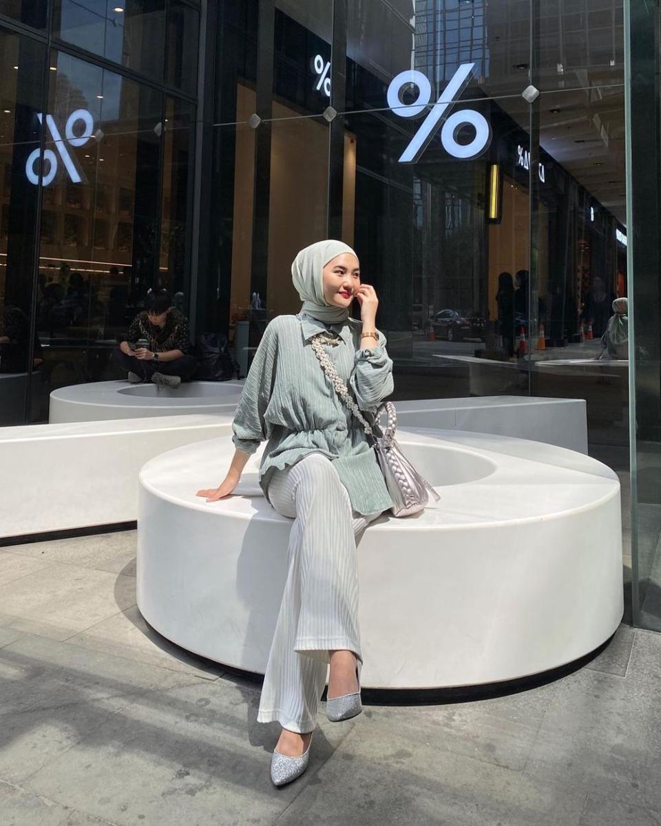 potret outfit ala Intan Ghazella (instagram.com/intanghazll_)