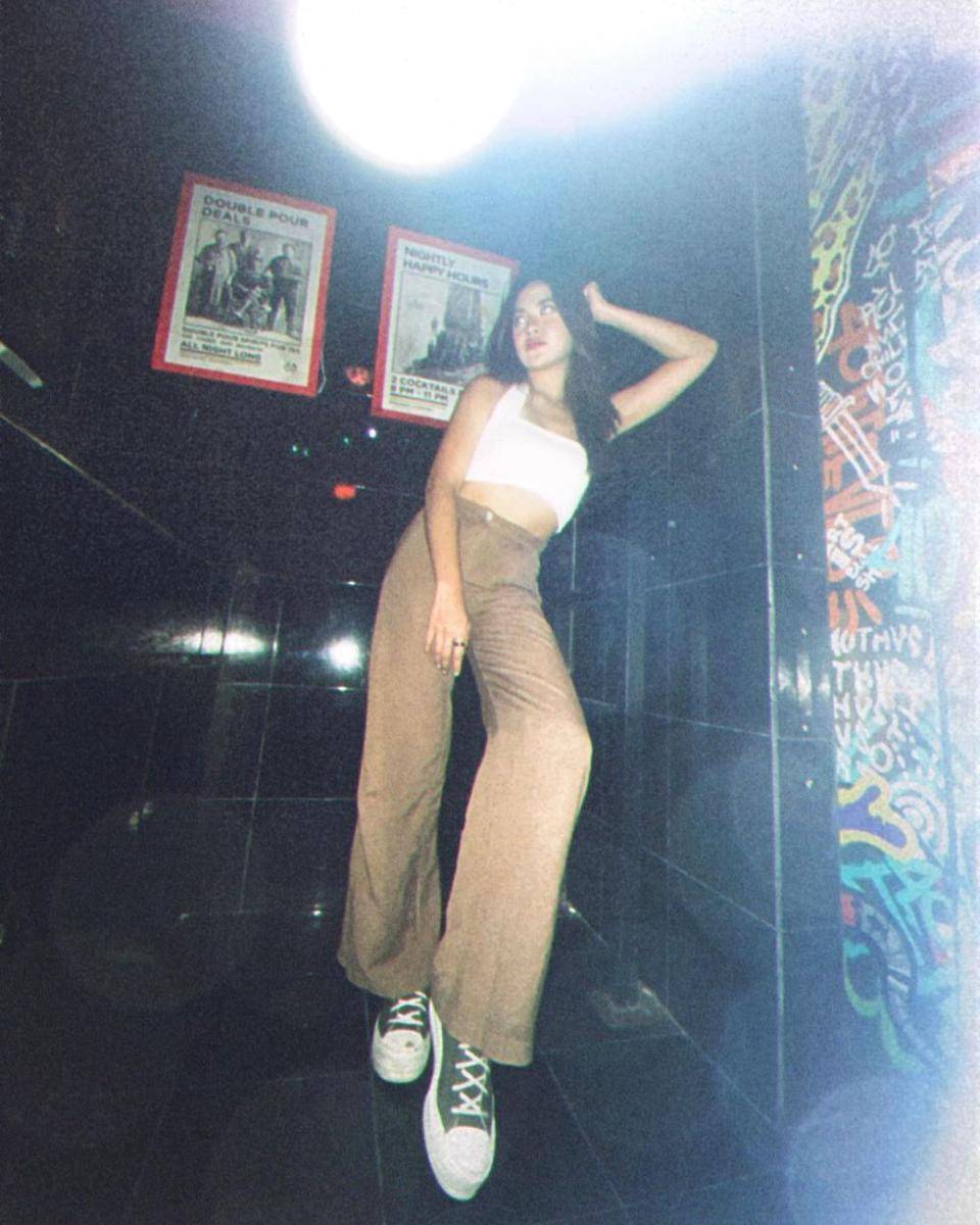 Mix and match long pants ala Mahalini (instagram.com/mahaliniraharja)