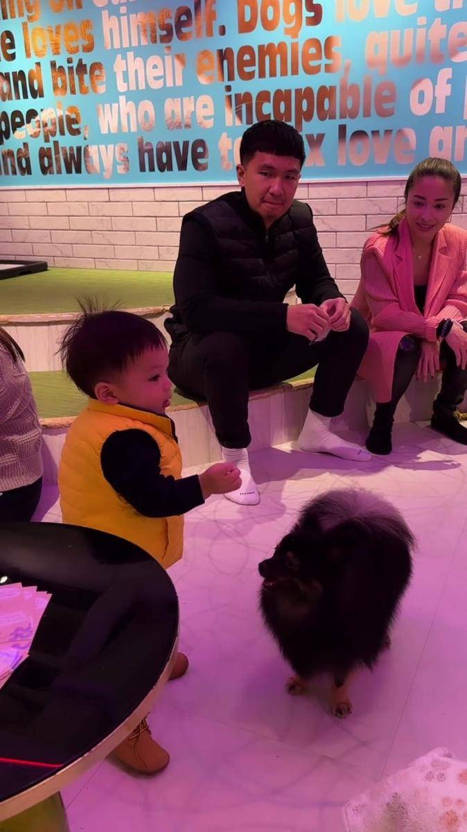 Issa main sama anjing (instagram.com/nikitawillyofficial94)