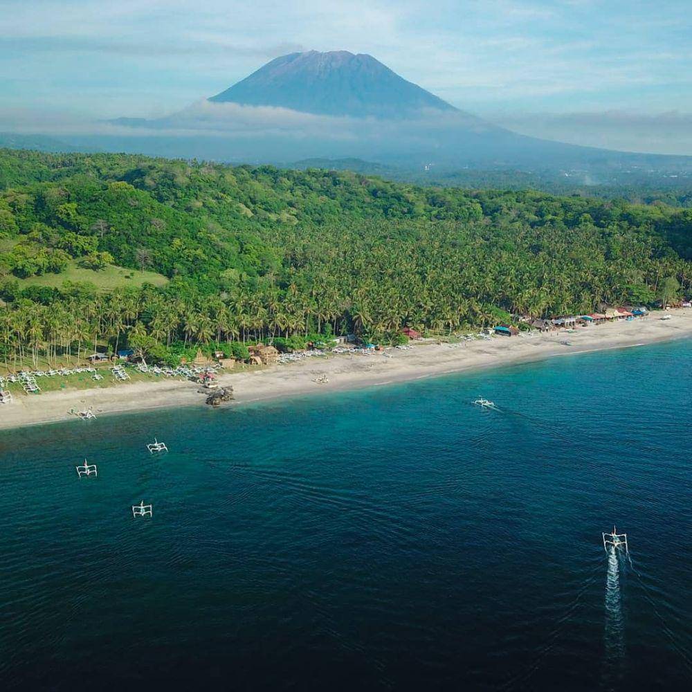 Virgin Beach, Karangasem (instagram.com/aryawiznu)